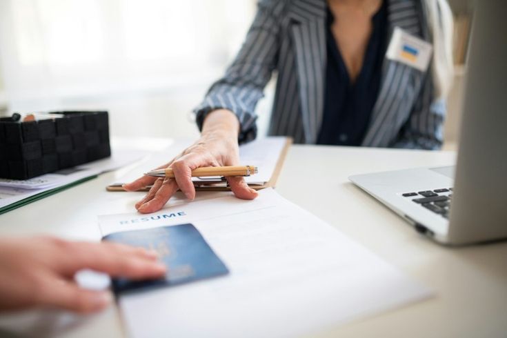 how to get Oman investor visa